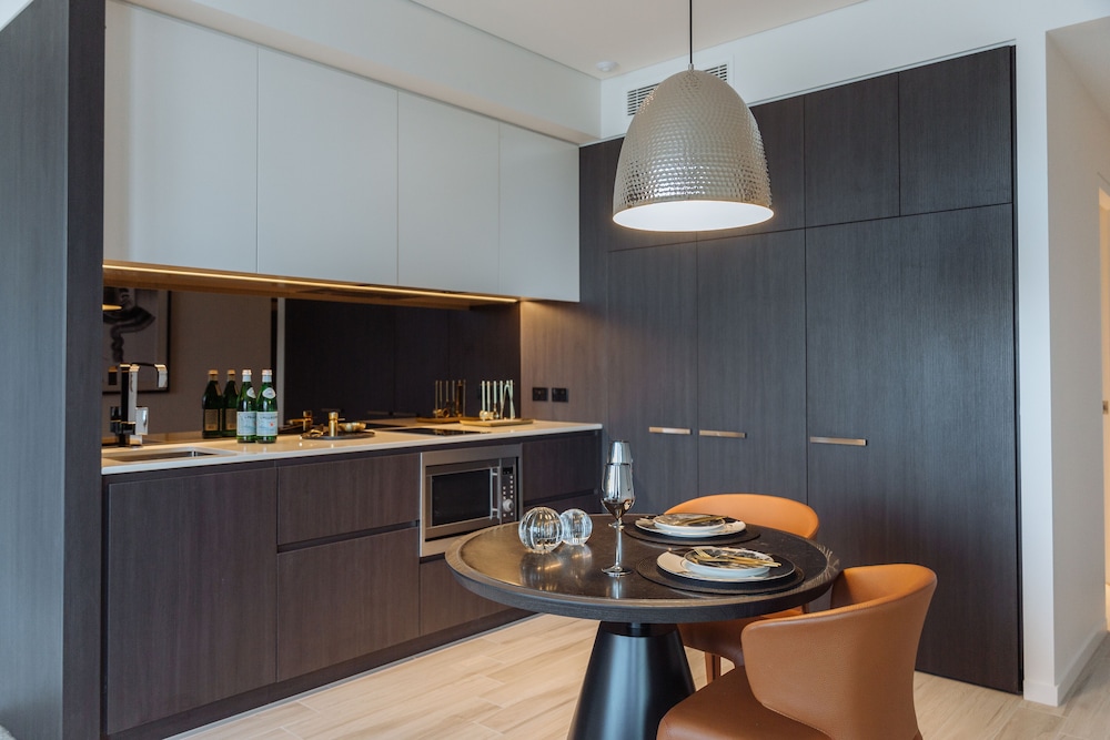 One Global Resorts Green Square 44/50