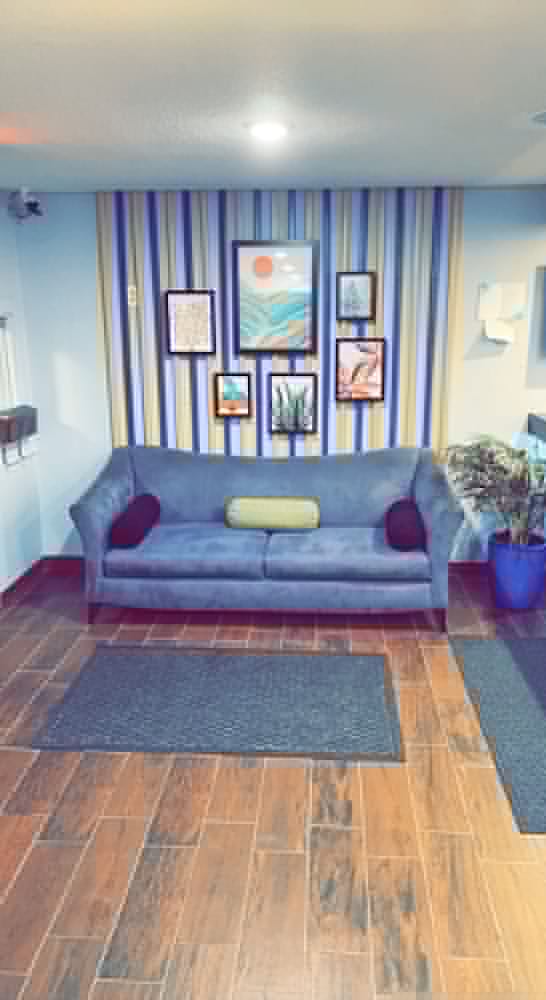 Economy Inn Suites Cedar Rapids 36/50