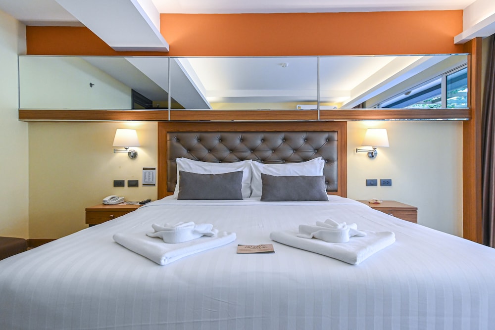 SUPERIOR, DOUBLE OR TWIN BED