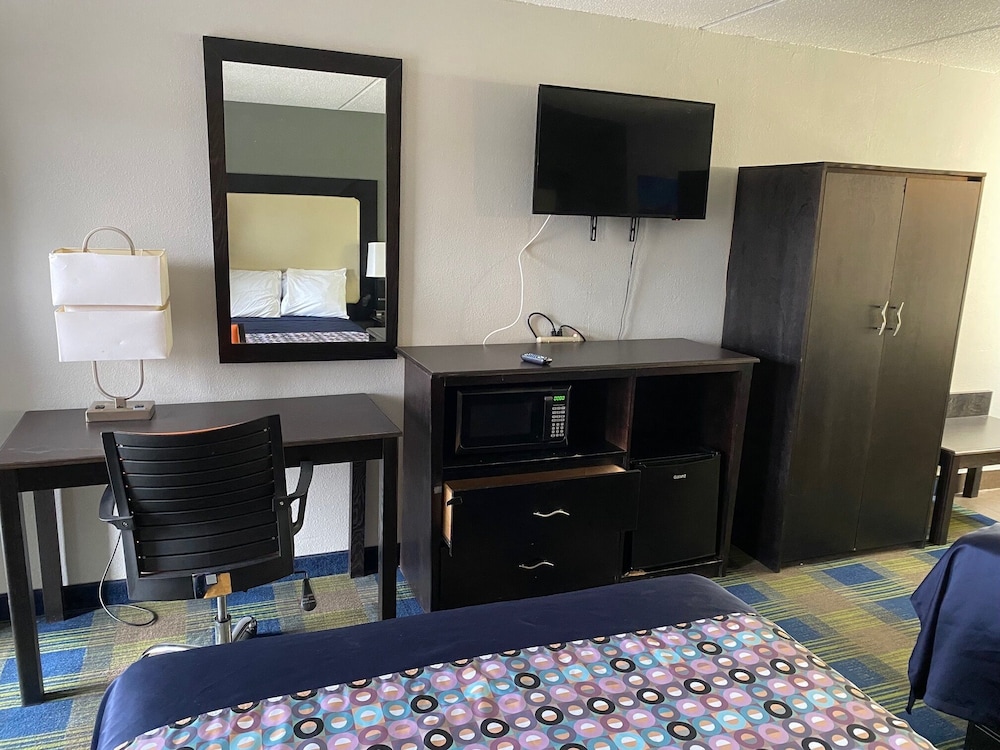Lotus Inn and Suites 19/28