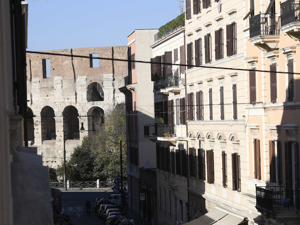 Santi Quattro Apartment & Rooms - Colosseo 2/49