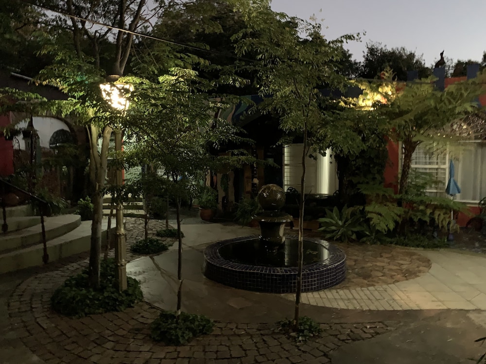 Rabbit Hole Hotel 41/50