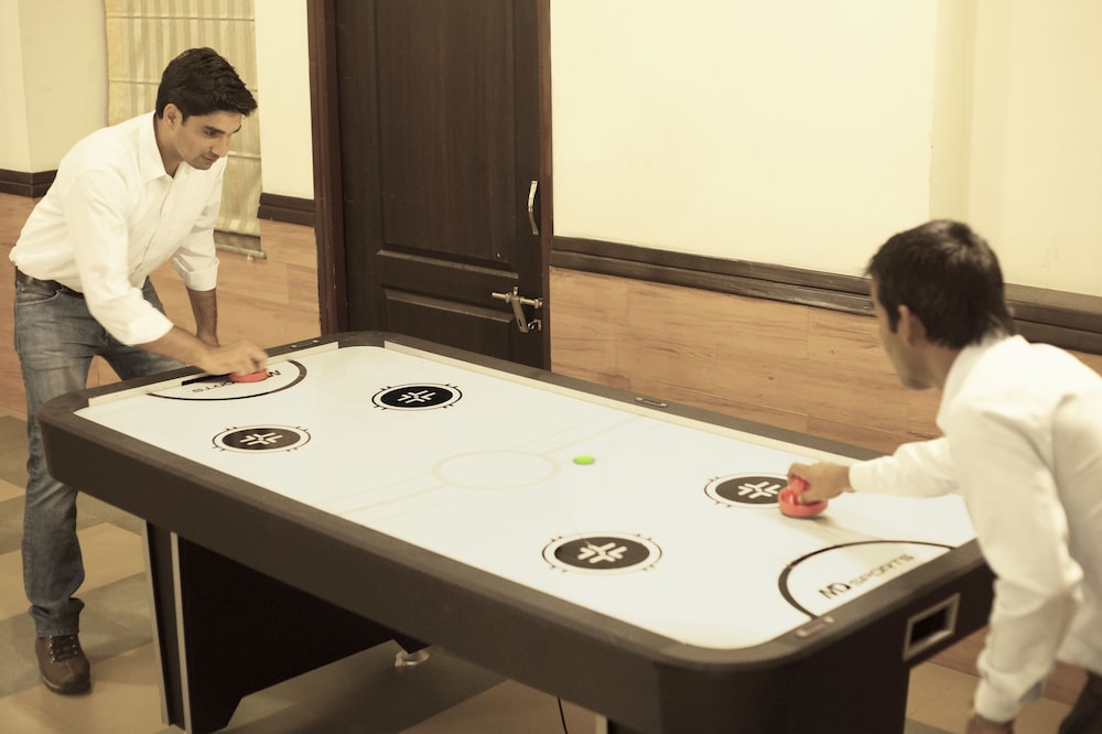 Hotel Alwar Bagh