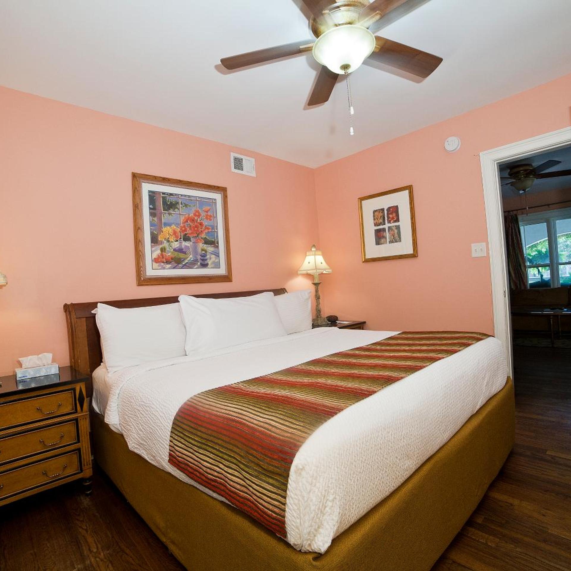 Suite, King Bed