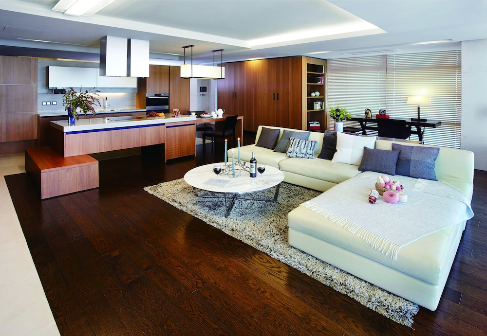 The Classic 500 Pentaz Executive Residence 58/73