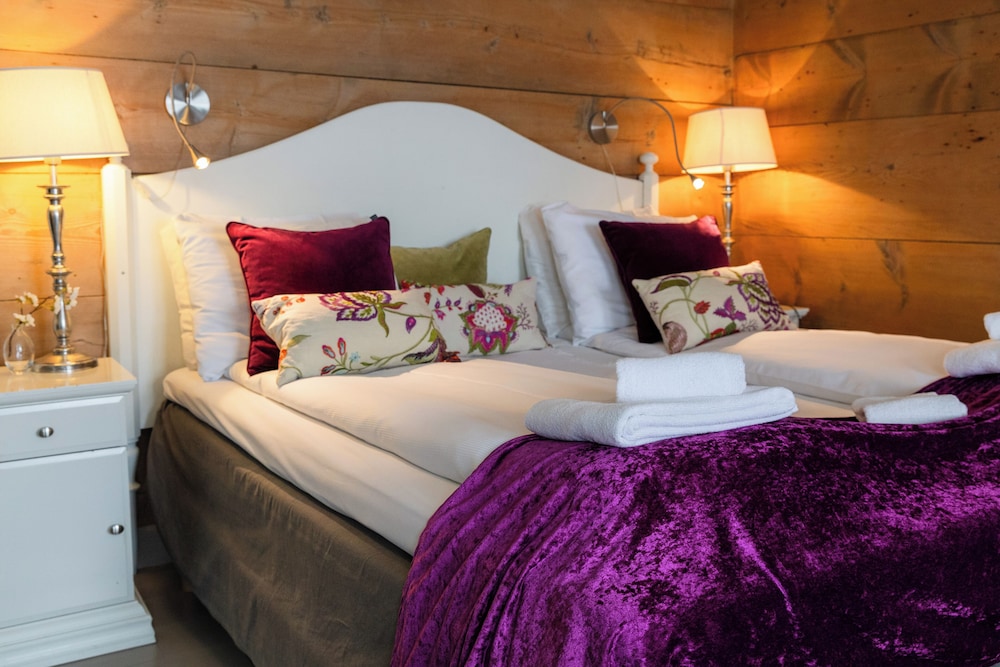 Junior Suite, Queen Bed
