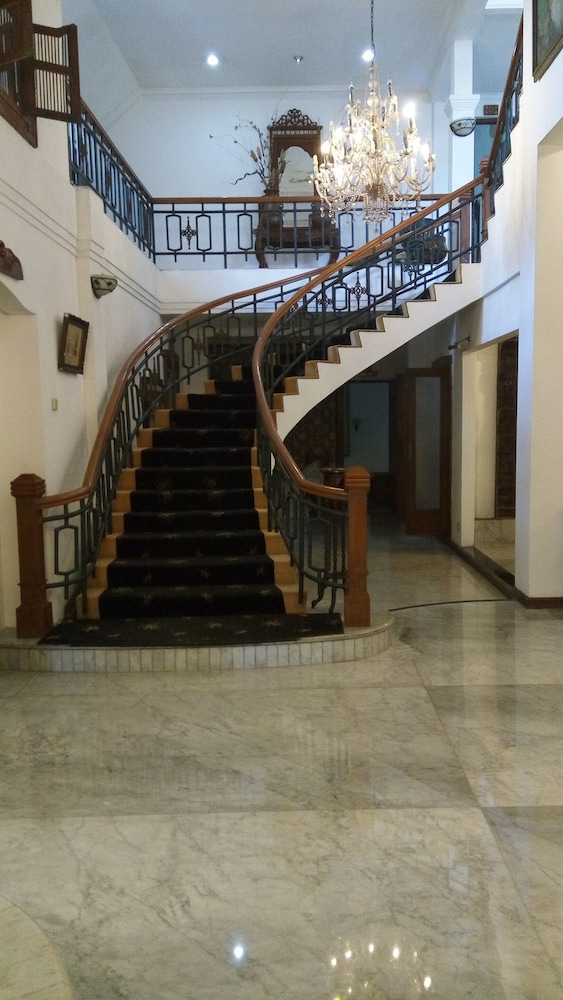 Hotel O Bandung near Stadion Siliwangi formerly The Ethnic Hotel Bandung 75/79