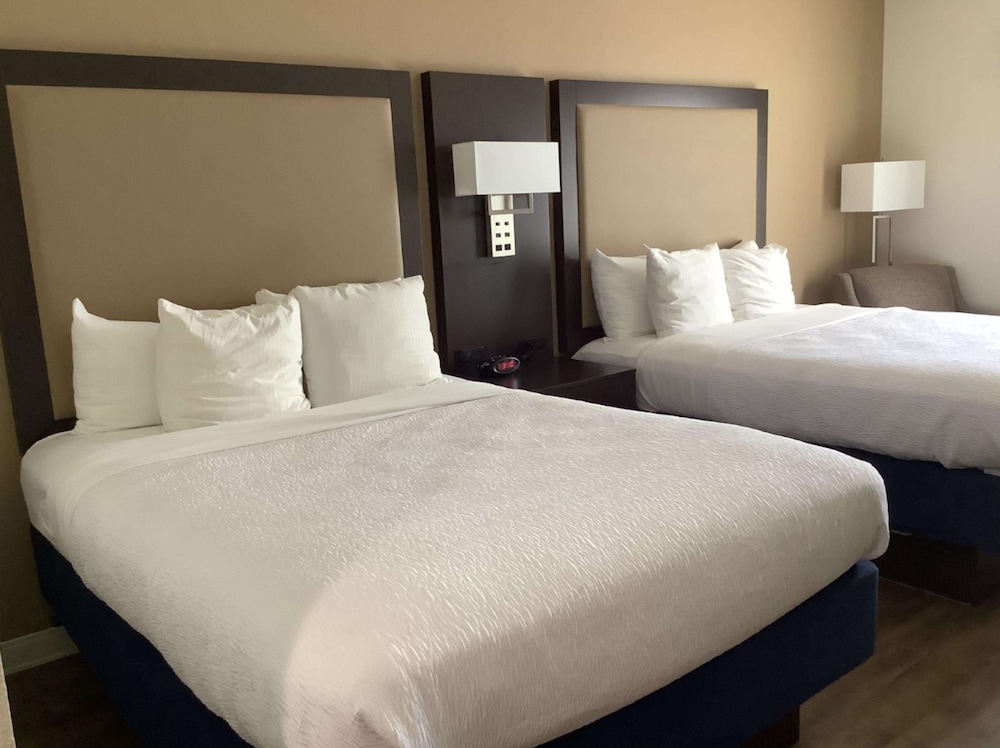 Best Western Plus Madison Inn 10/53