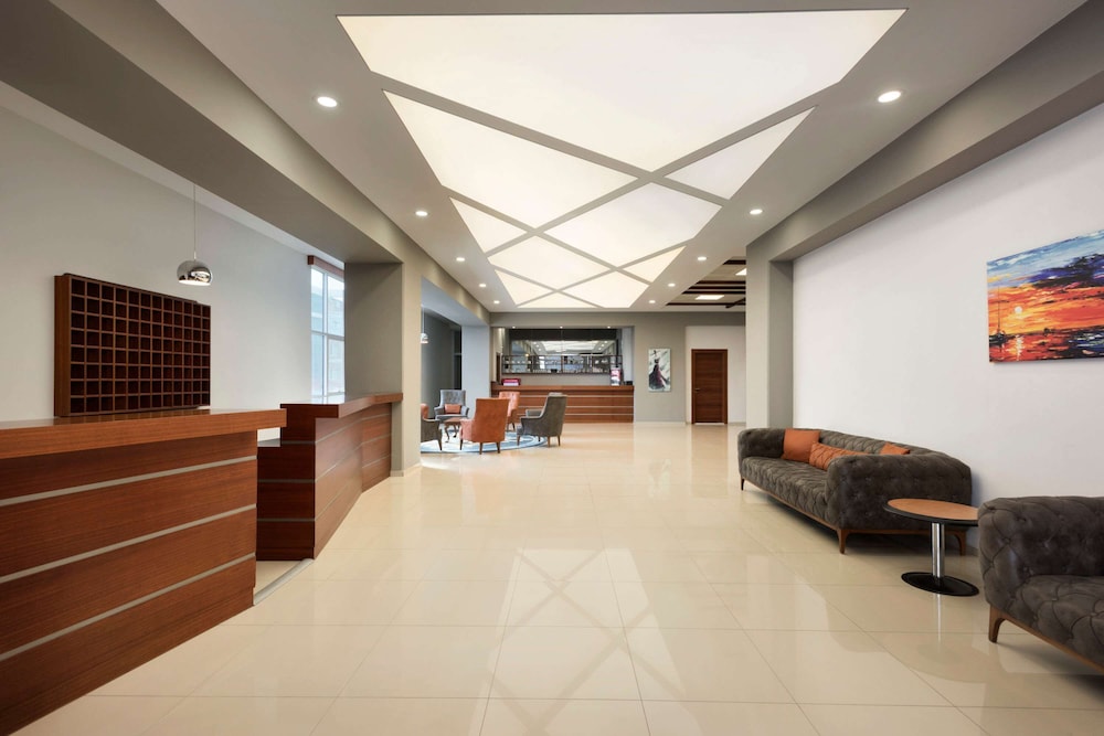 Hawthorn Suites By Wyndham Cerkezkoy 4/44
