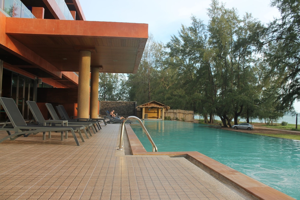 CORIACEA BOUTIQUE RESORT 60/63