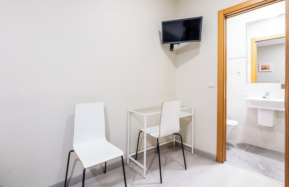 Hostal El Pilar 56/68