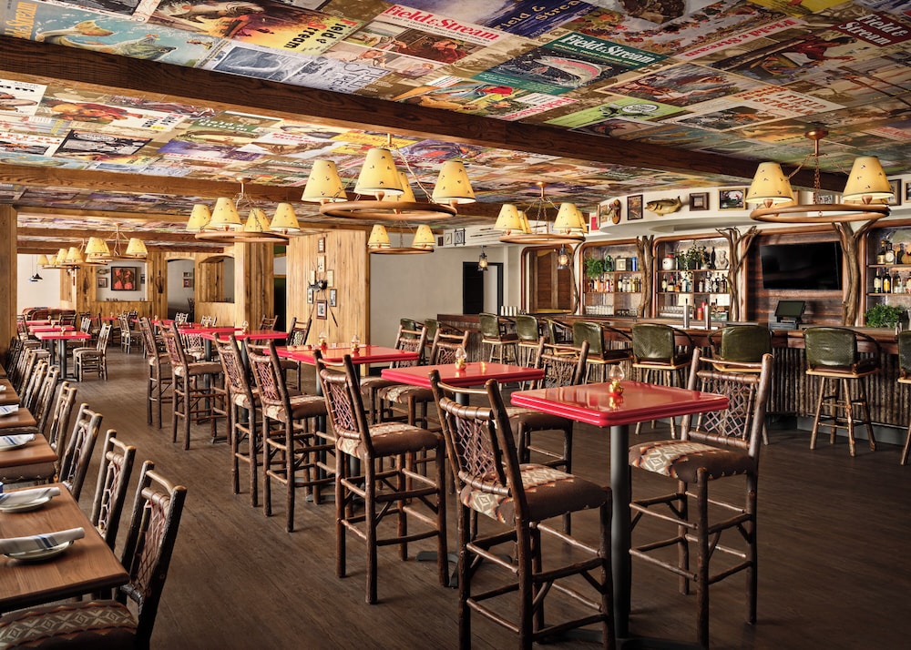 Field & Stream Lodge Bozeman 42/53