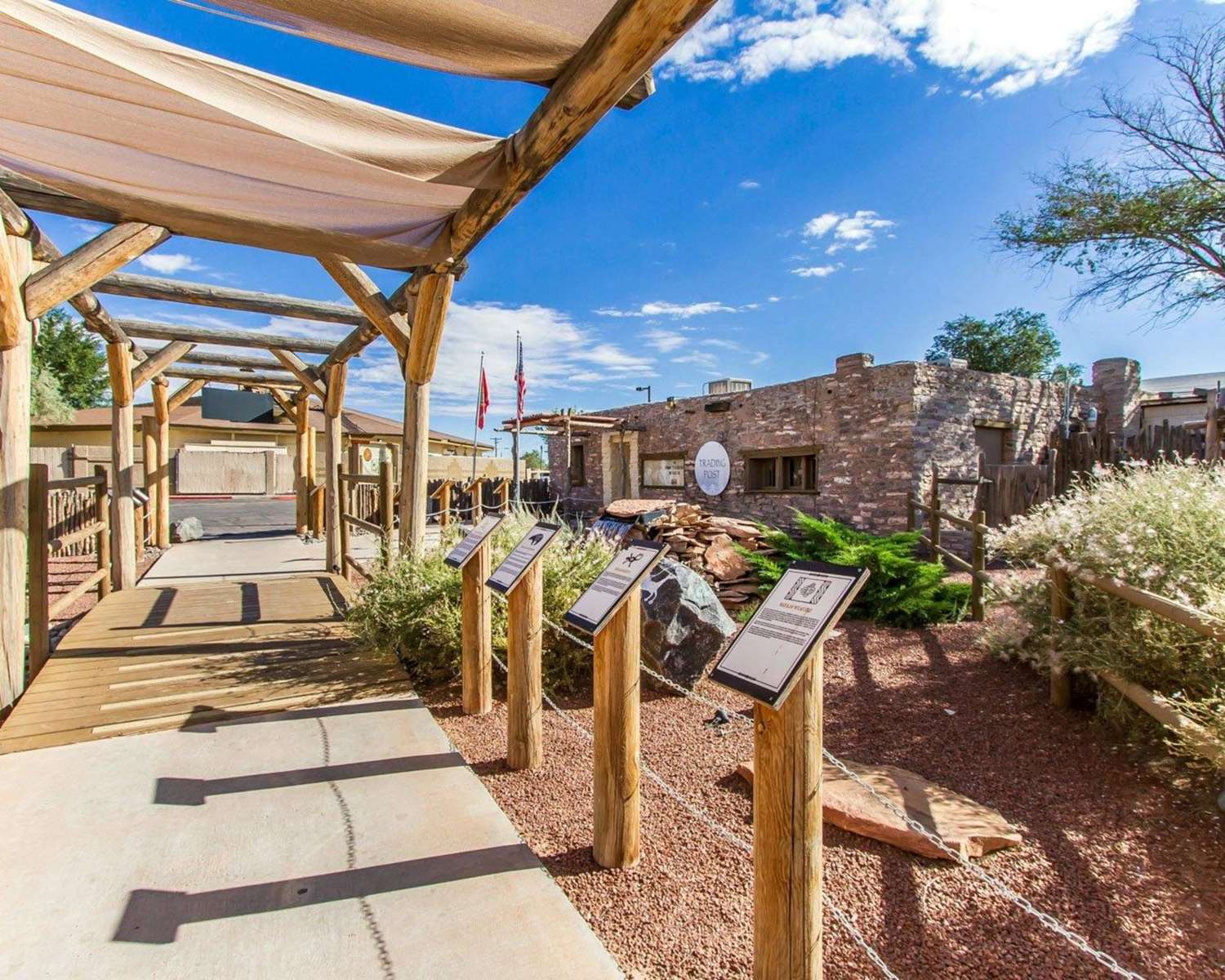 Navajoland Hotel of Tuba City 31/31