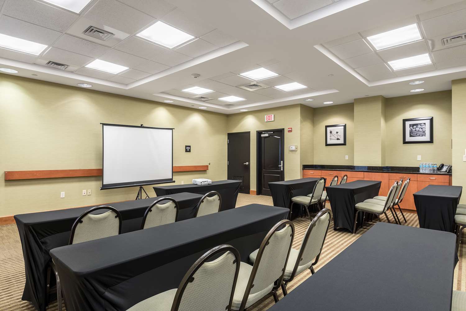 Hampton Inn & Suites Orlando-South Lake Buena Vista 42/49