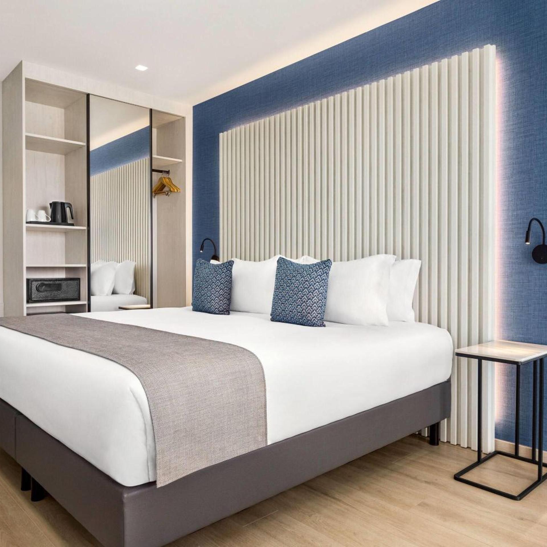 Deluxe, King Bed
