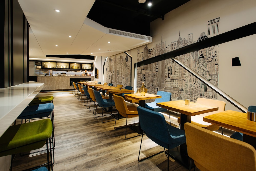 CHECK inn Taichung Zhongshan 42/50