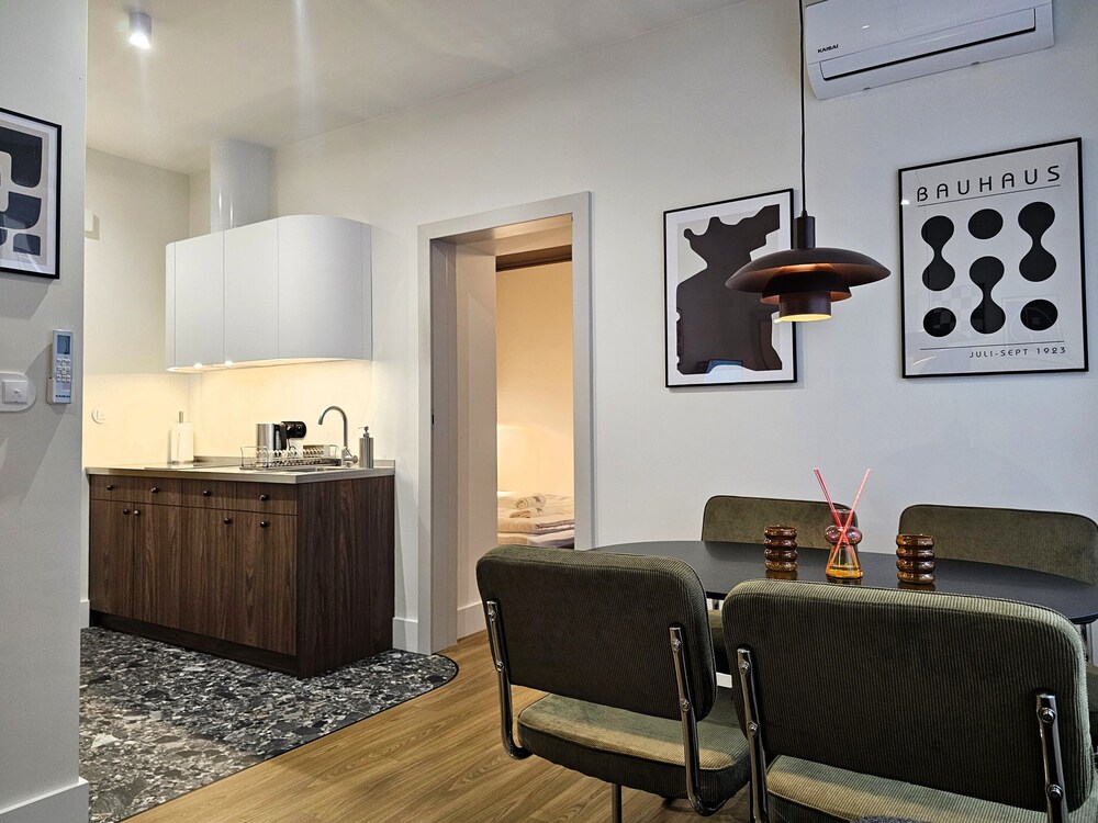 Wine Apartments 47/59