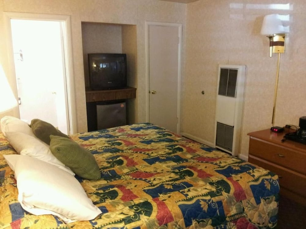 Town House Motel 41/46