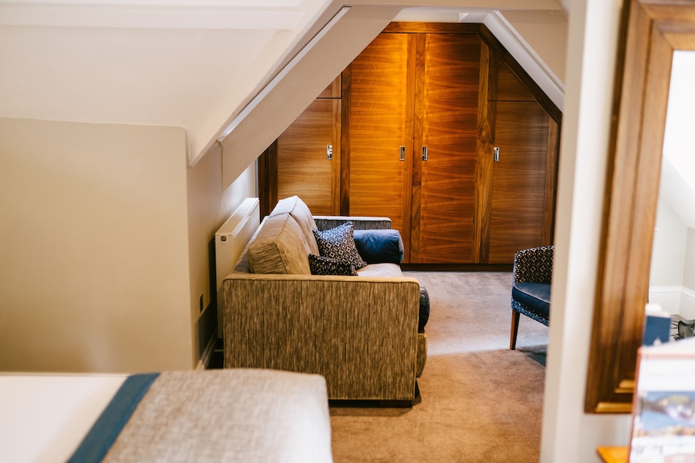 Jesmond Dene House 28/80