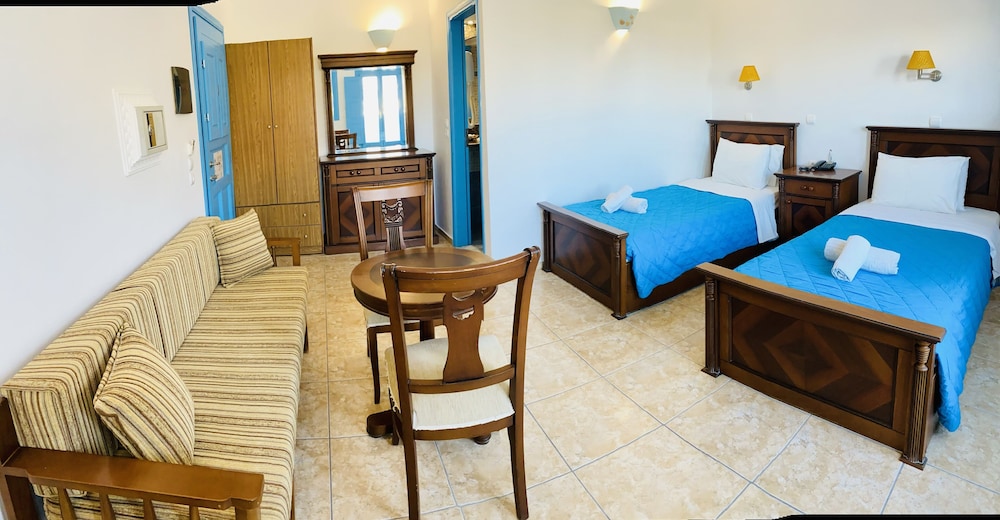 Perissa Bay Hotel 20/50