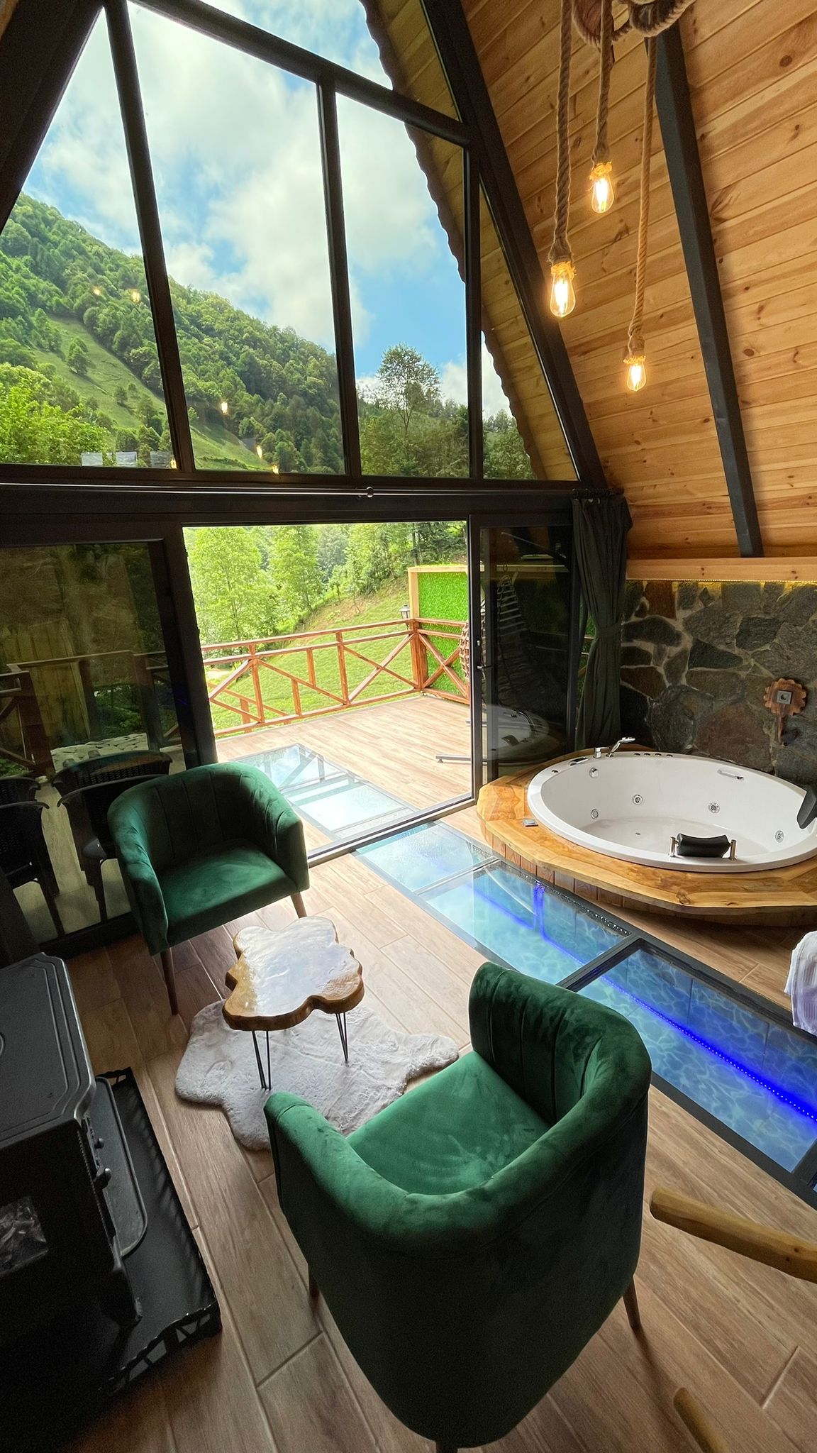 Waterfall Bungalow 12/20