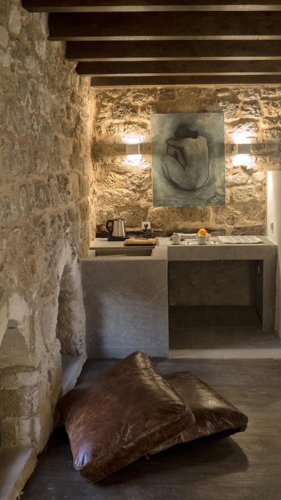 TRINITY BOUTIQUE HOTEL 28/45