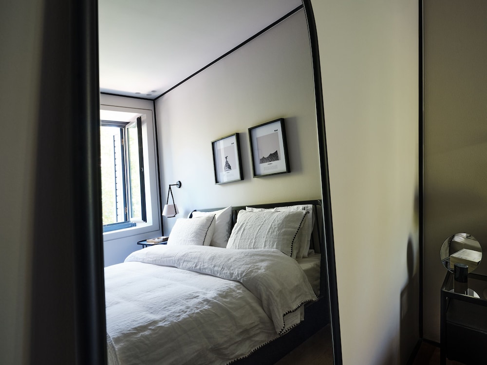 The Twenty One Hotel 20/63