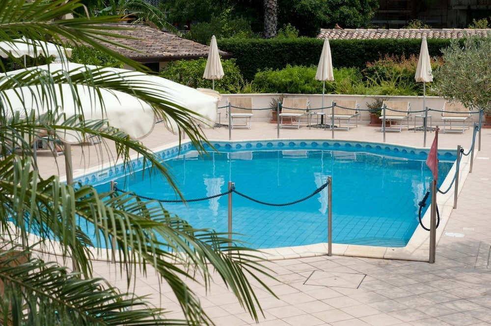 Hotel Villa Daphne 36/53