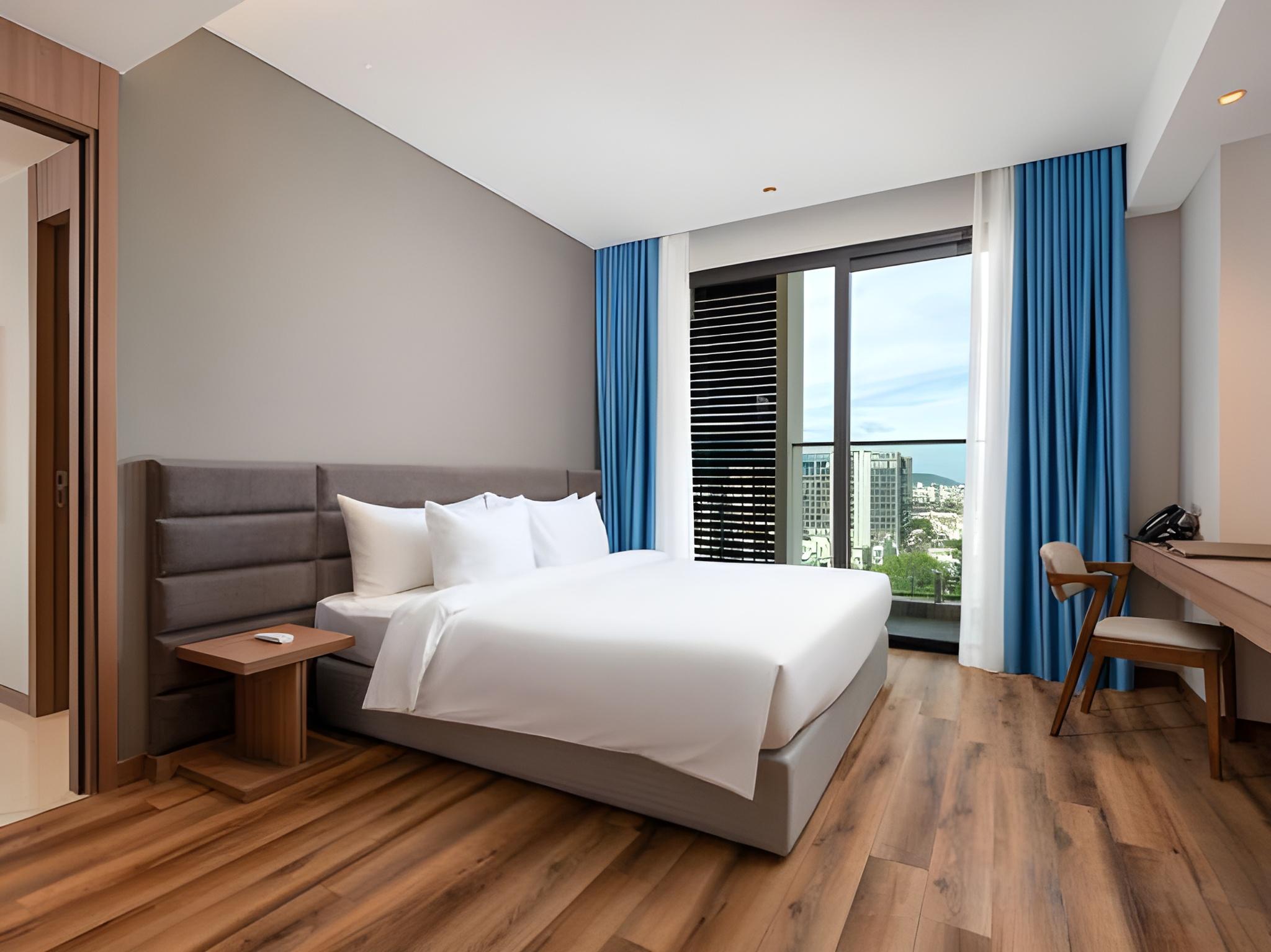 2 Bedrooms, Executive, Suite, City or River View