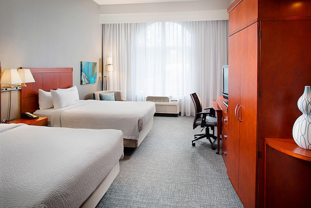 Courtyard by Marriott San Antonio SeaWorld - Westover Hills 12/65