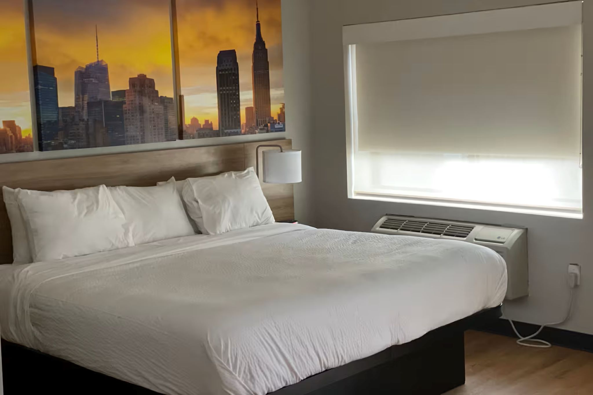 Days Inn & Suites by Wyndham Jamaica JFK Airport 5/20