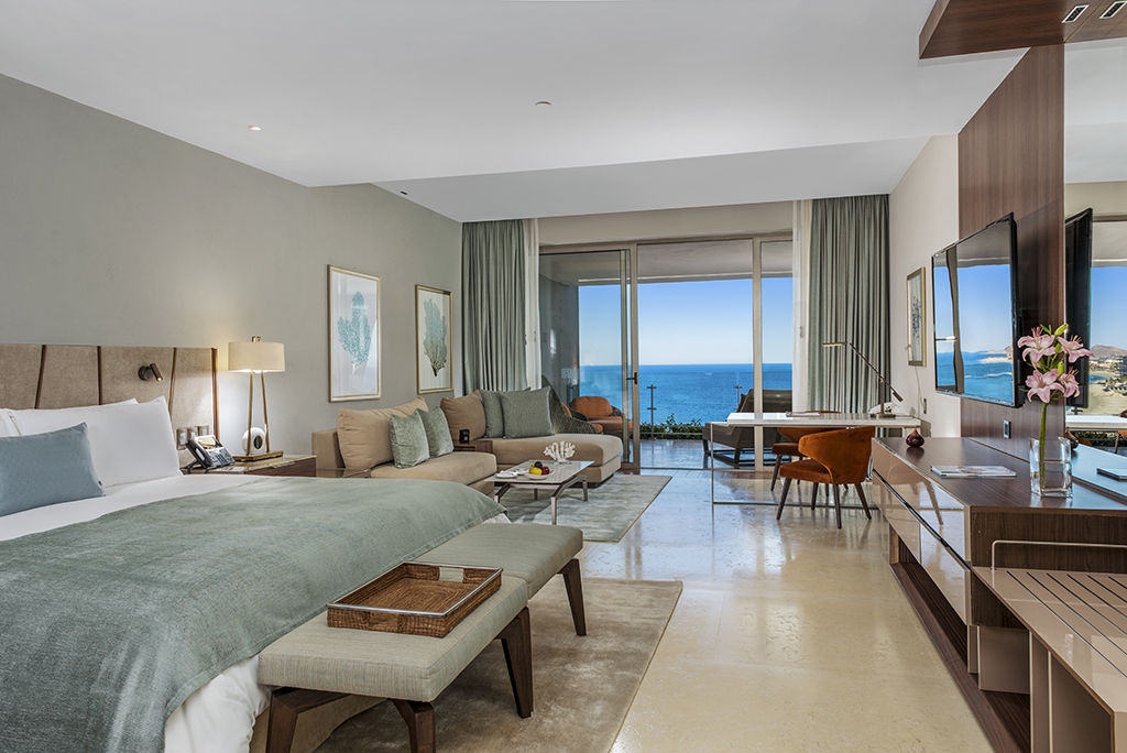 Suite, Pool View