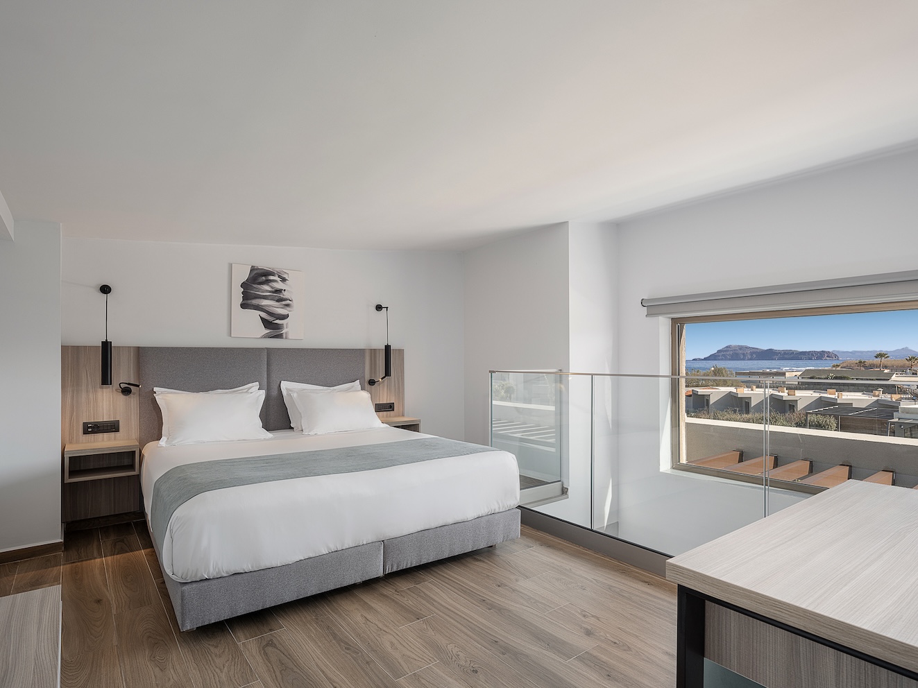 Junior Suite, Lateral Side Sea View