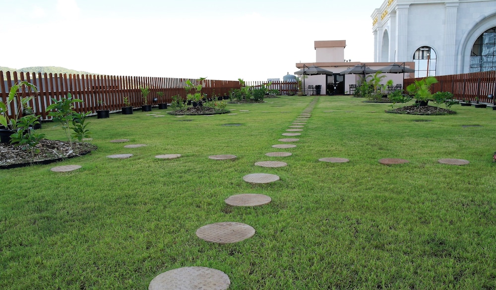 Serenti Hotel 55/62