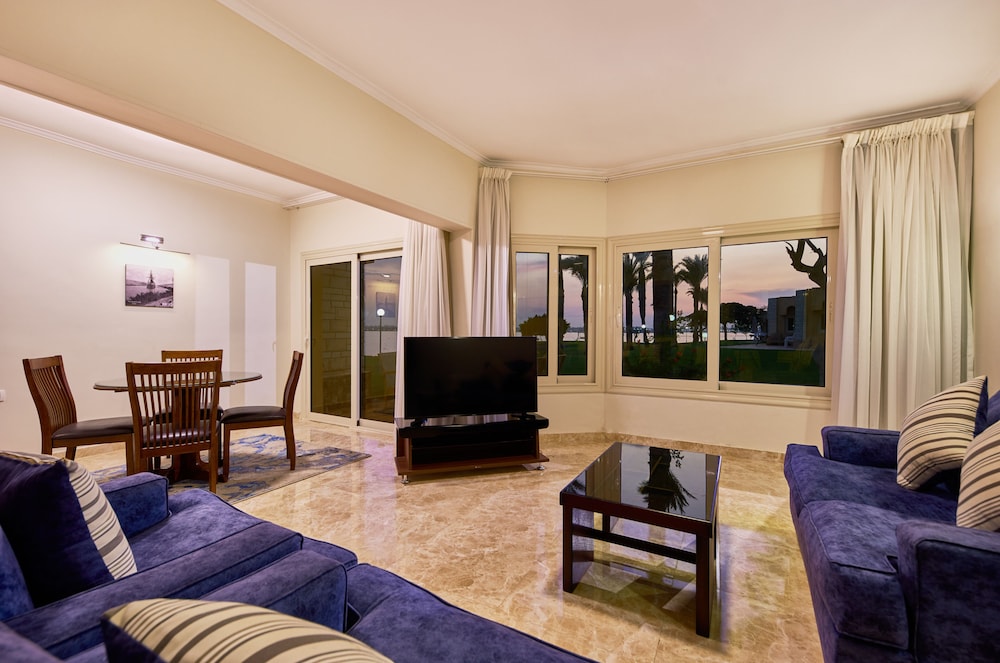 Mercure Ismailia Forsan Island Hotel 51/76