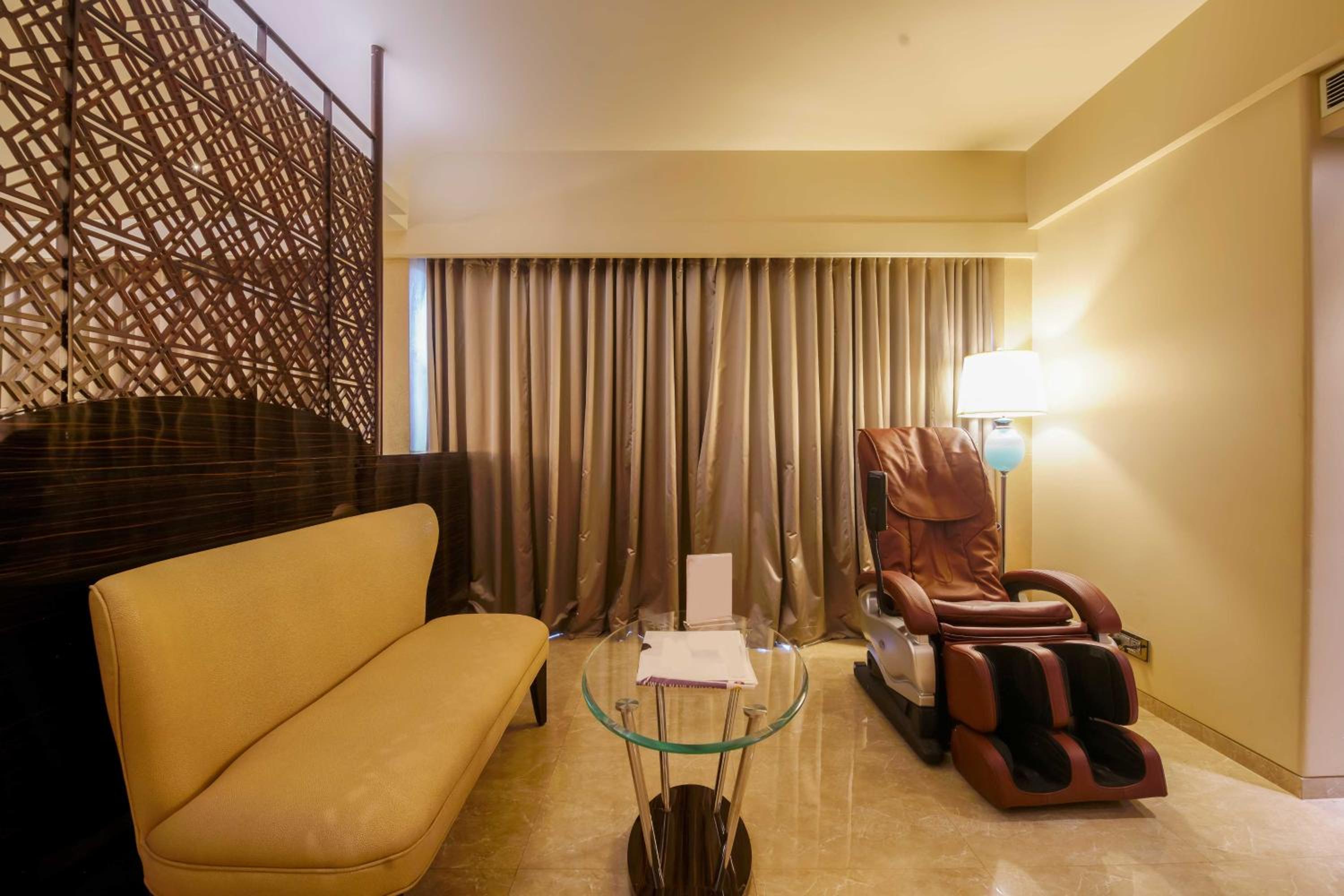 Hotel Sai Palace Grand Malad 23/41