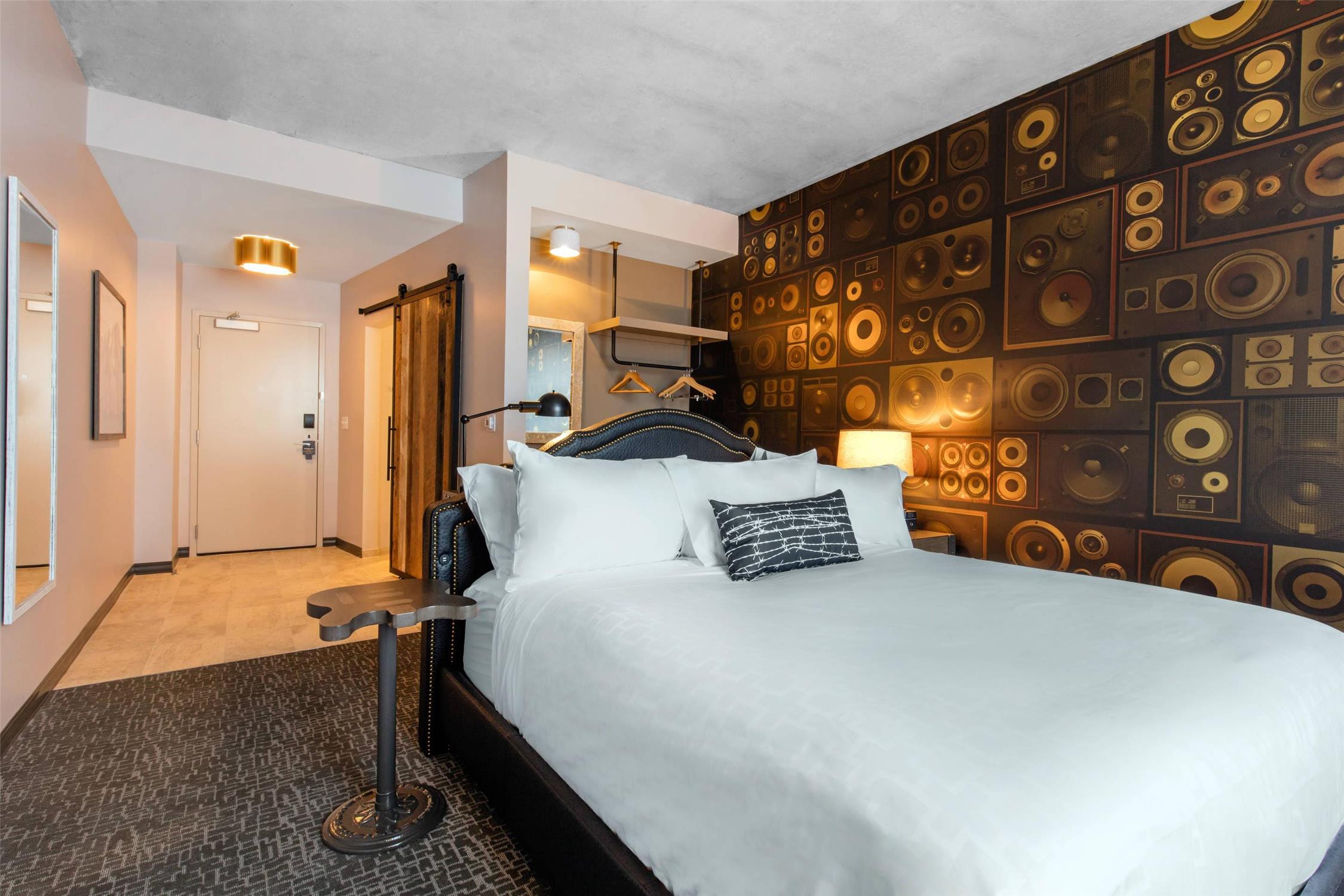 Room, King Bed