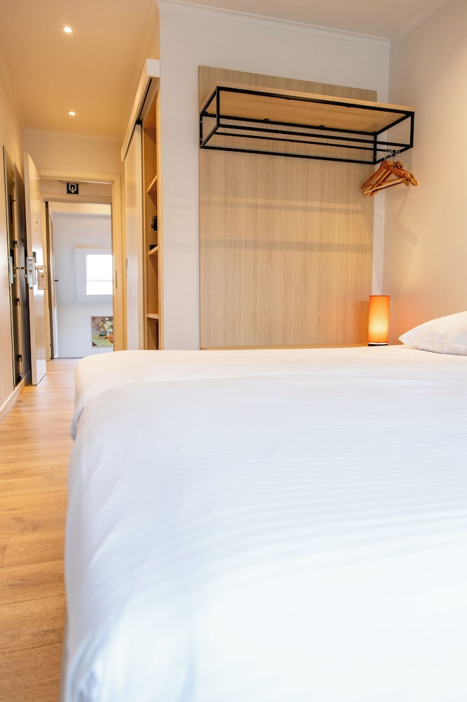 Standard, Twin Beds, Hotel Royal Astrid Aalst 5/8