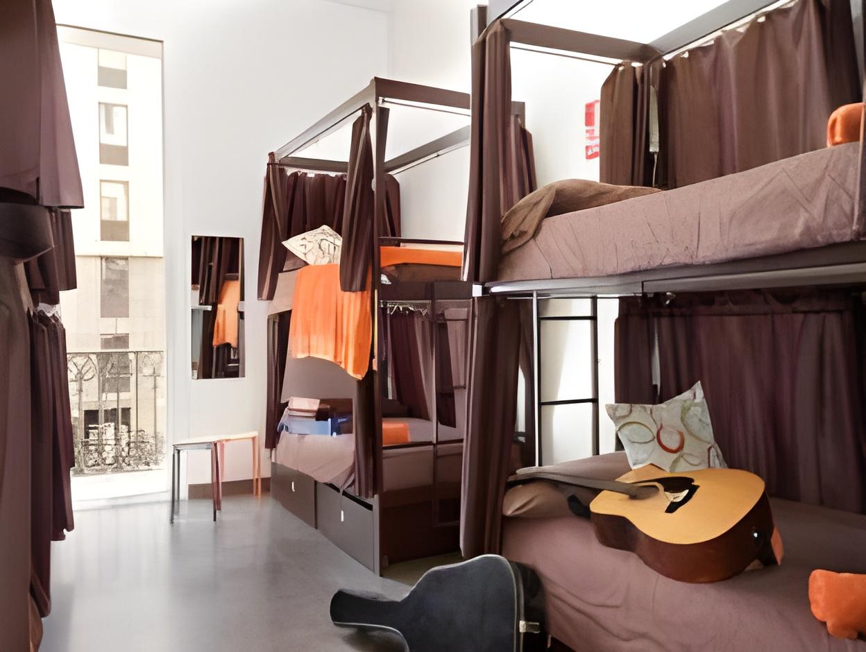 Private, 8 People, 4 Bunk Beds, Shared Bathroom