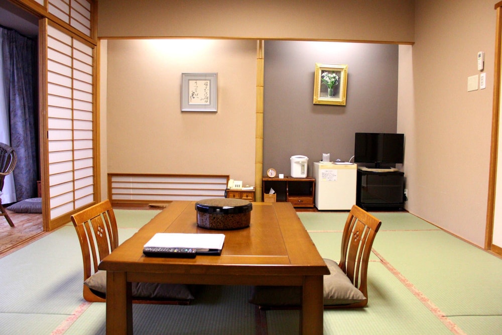 HOTEL SEIRA SHIMANTO 24/28