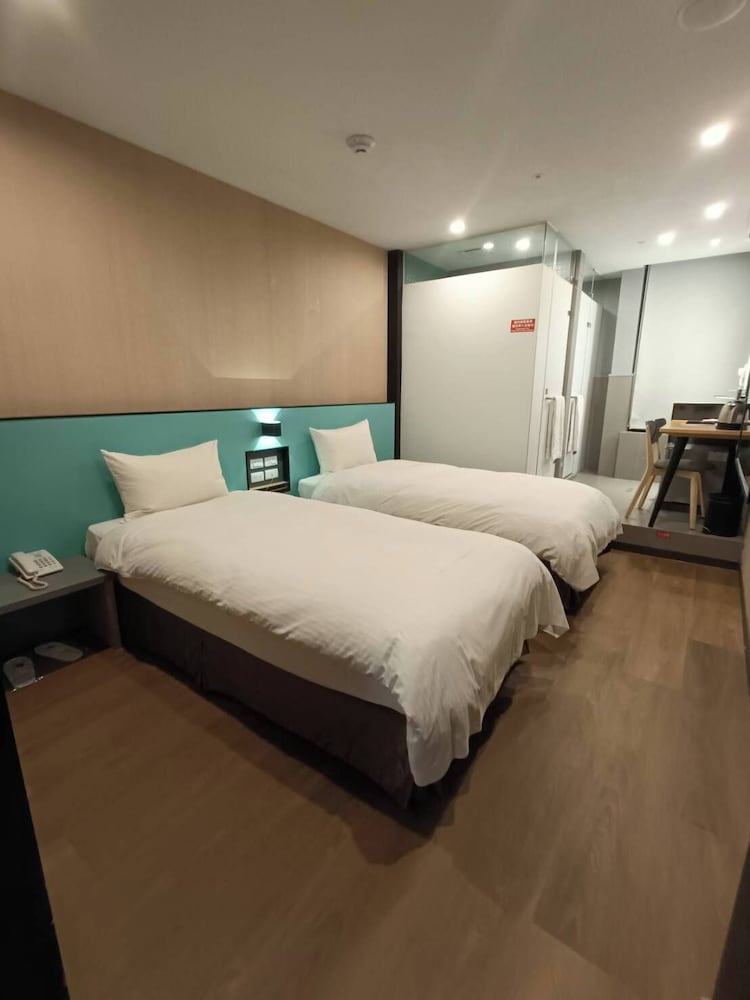 Walker-Taoyuan 27/50