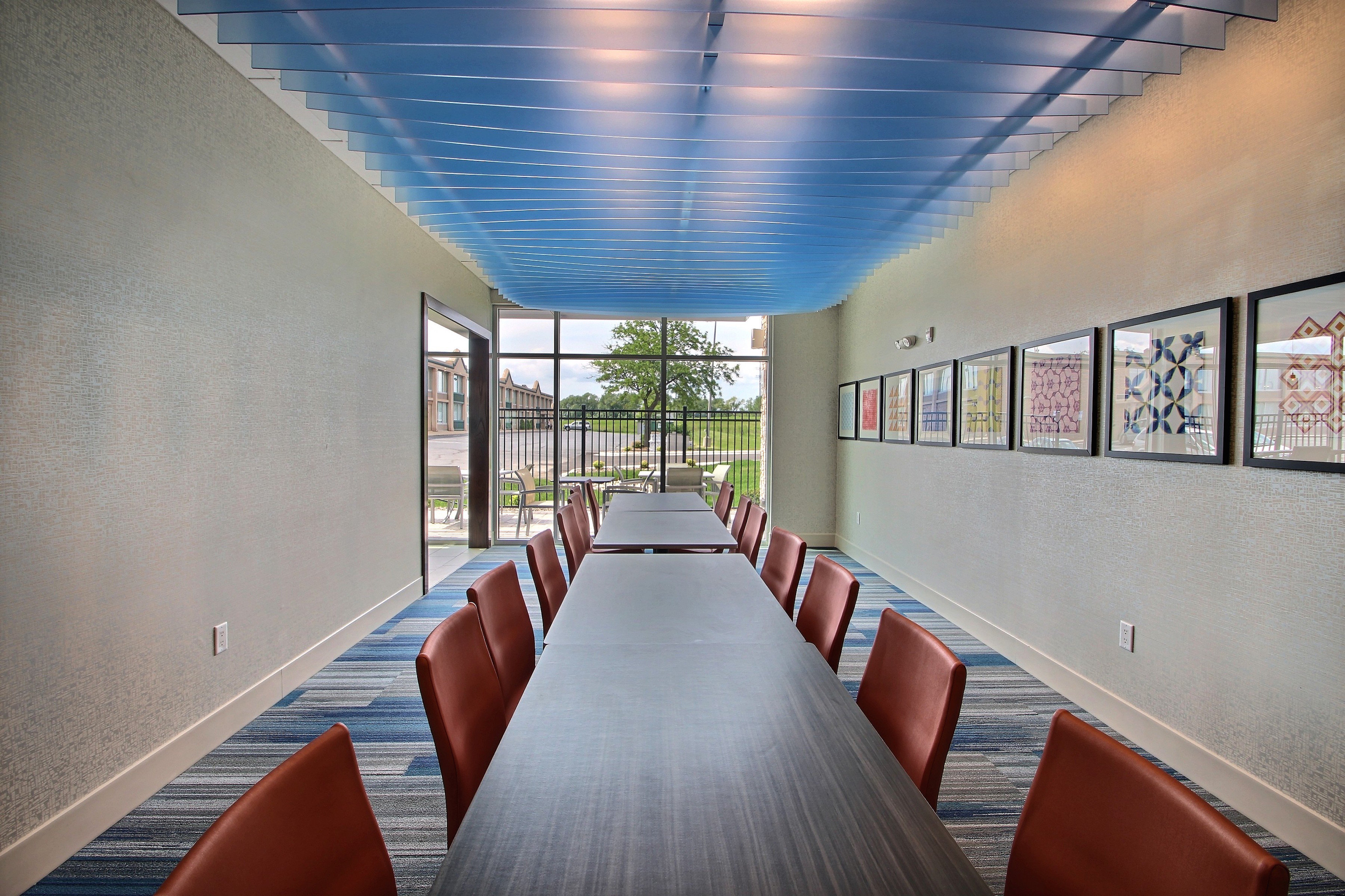 Holiday Inn Express & Suites FOND DU LAC 16/32