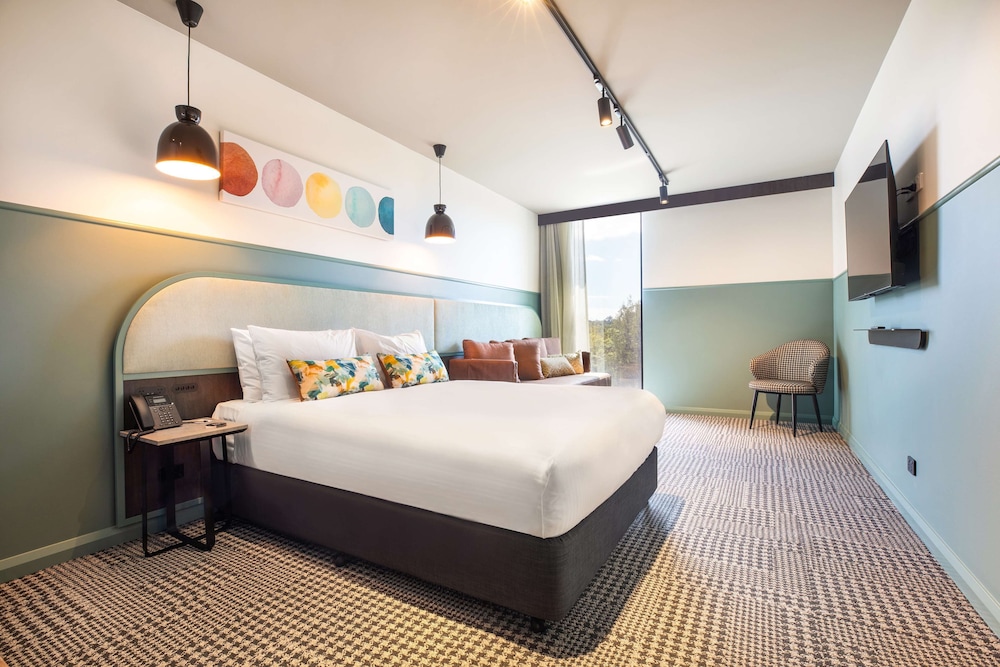 Brook Hotel 11/50