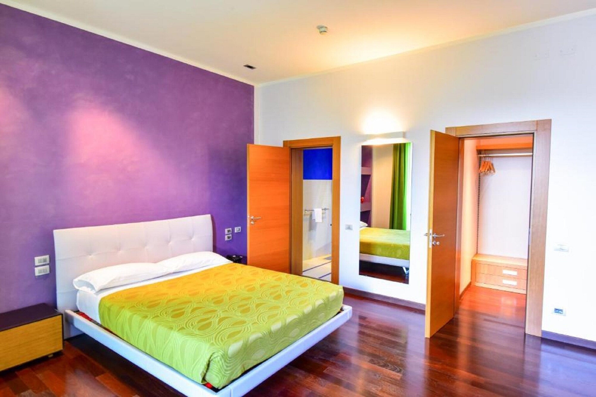 SUPERIOR, DOUBLE BED