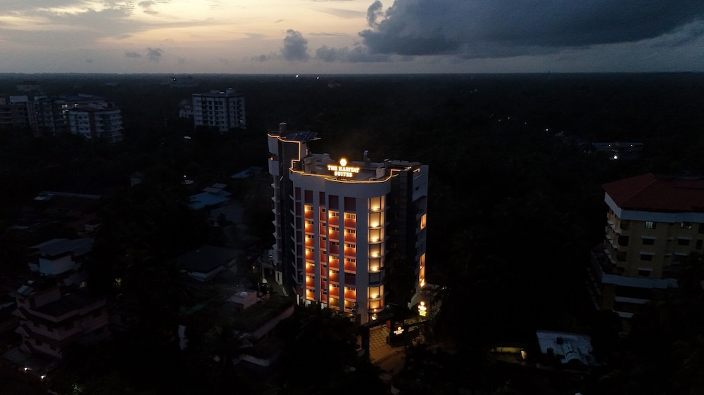 The Habitat Suites 3/50