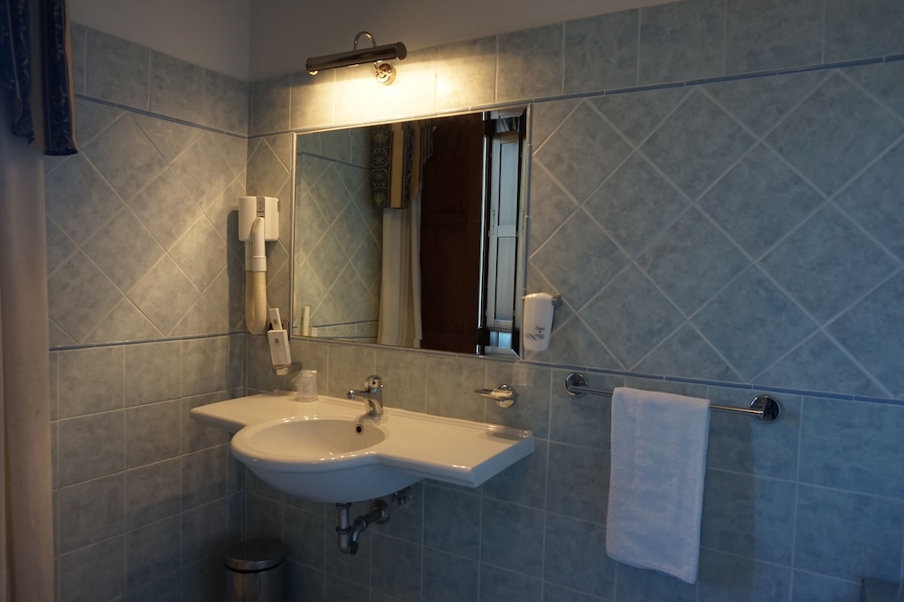 Bel Sito Hotel Le Due Torri 44/47