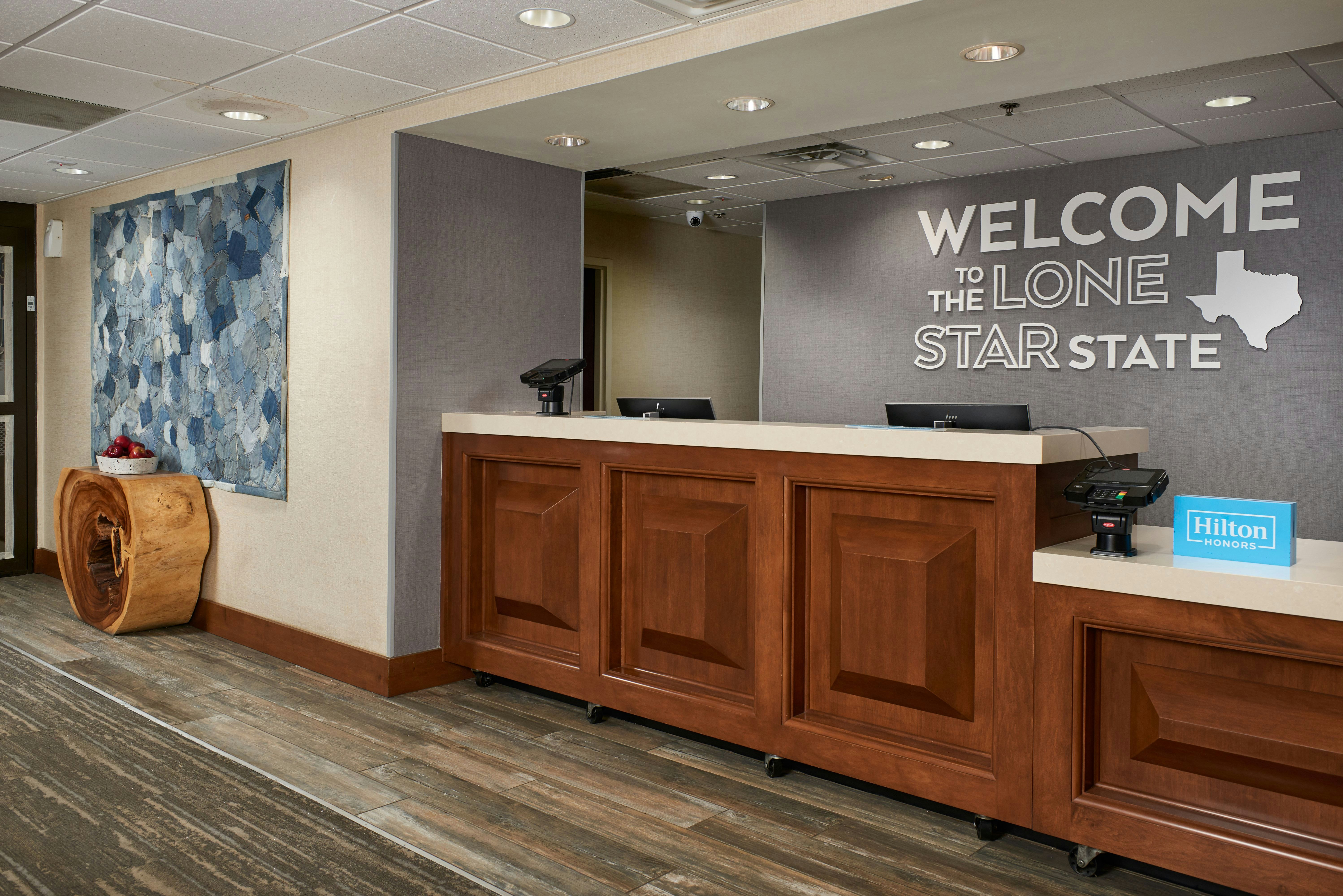 Lobby at Hampton Inn Beaumont, BEAUMONT - TX