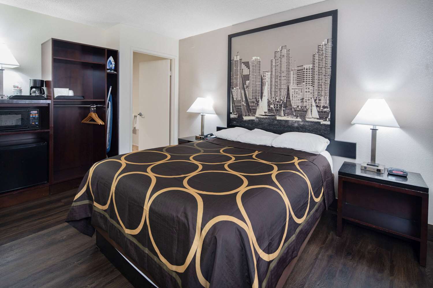 Super 8 by Wyndham San Diego Hotel Circle 16/58