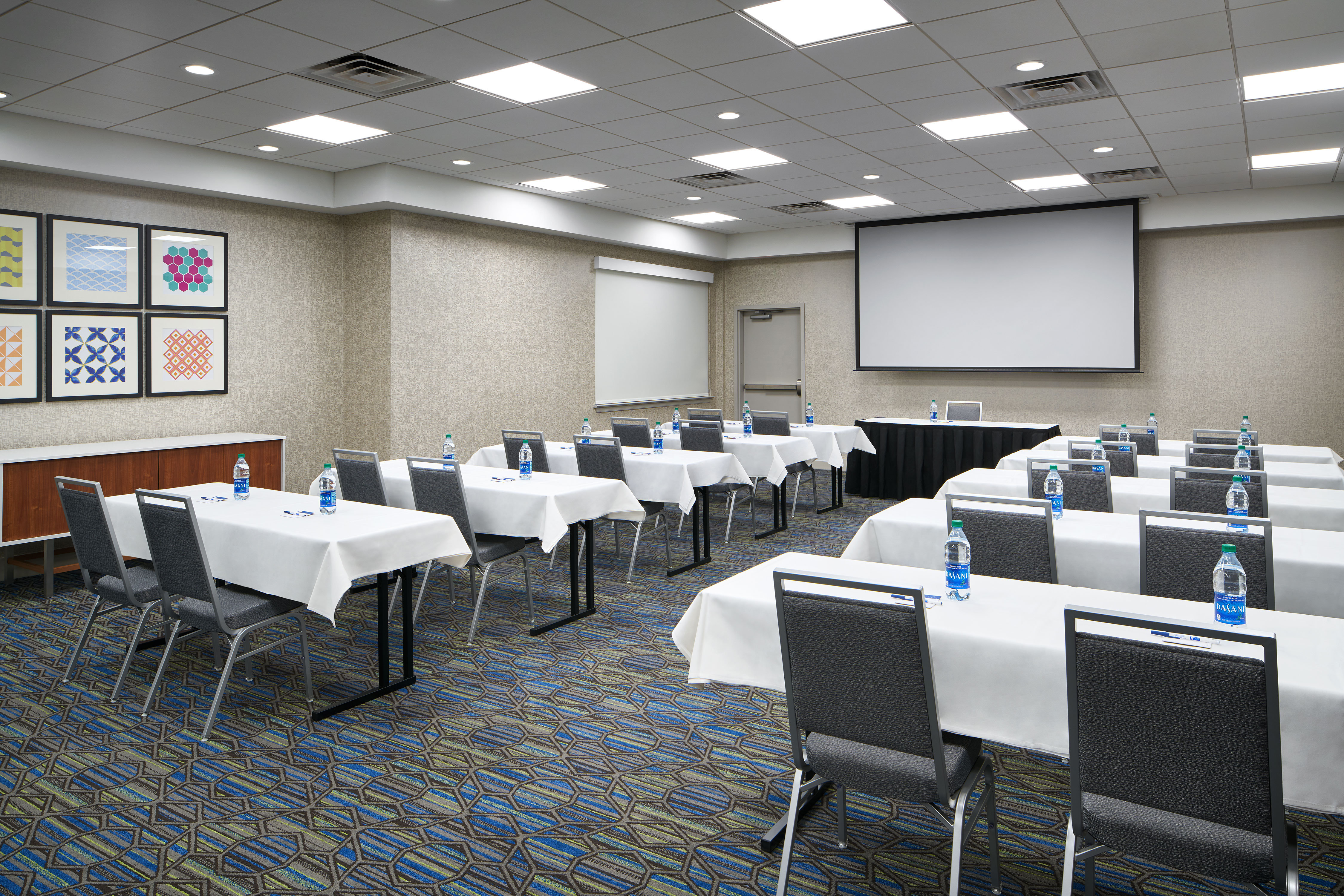 HOLIDAY INN EXPRESS RICHMOND-DOWNTOWN 43/58