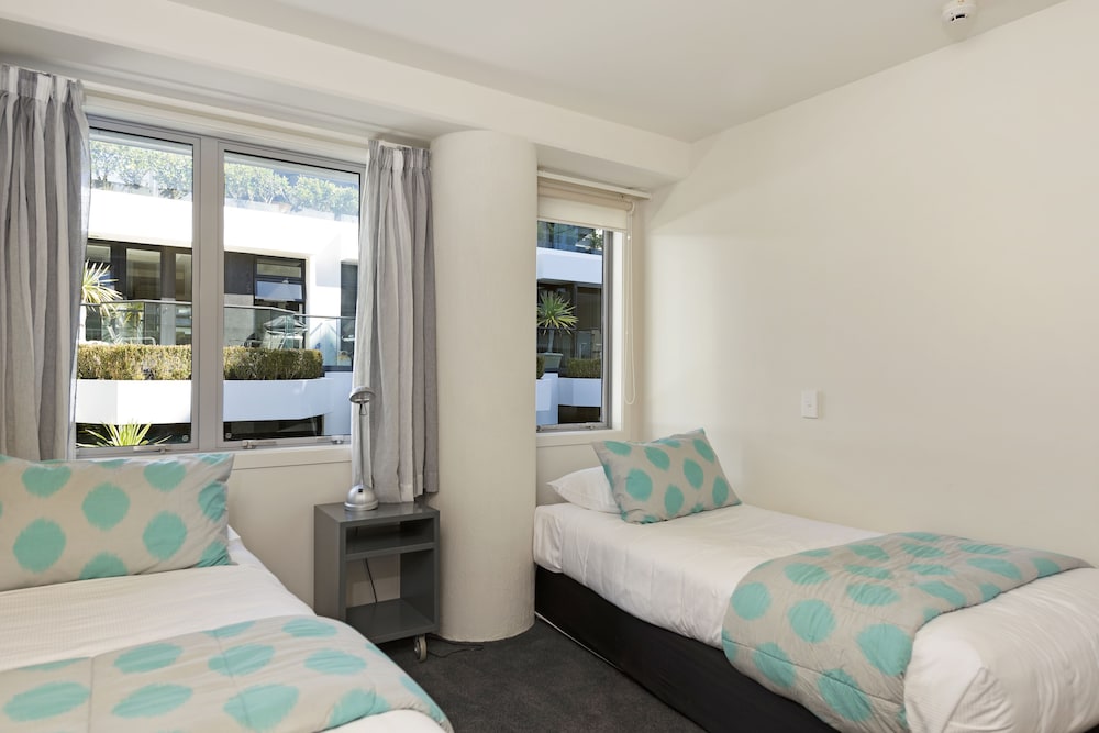 The Pavilions Beachfront Apartments 32/76